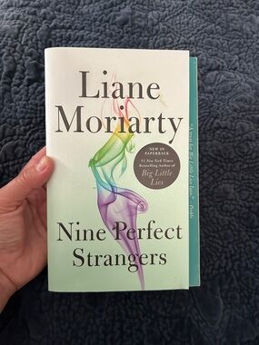 Liane Moriarty "Nine Perfect Strangers"